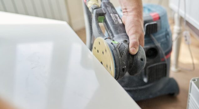 Politriz polindo pedra artificial para acabamento profissional