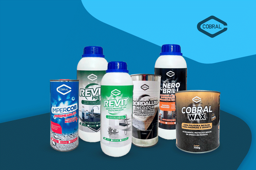 Seis produtos da marca Cobral dispostos sobre fundo azul, incluindo impermeabilizantes, protetores, ceras e revitalizadores de superfícies.